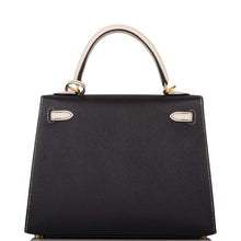 画像をギャラリービューアに読み込む, 【新品】エルメス ケリーセリエ25 |ホースシュー スタンプ (HSS)、バイカラー: ノワールとクレイ、エプソム レザー、ブラッシュ ゴールド ハードウェア