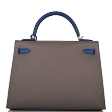 画像をギャラリービューアに読み込む, 【新品】エルメス ケリーセリエ28 |ホースシュー スタンプ (HSS)、バイカラー: Etain and Bleu Electric、パラジウム ハードウェア