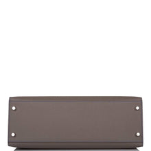 画像をギャラリービューアに読み込む, 【新品】エルメス ケリーセリエ28 |ホースシュー スタンプ (HSS)、バイカラー: Etain and Bleu Electric、パラジウム ハードウェア