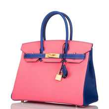 画像をギャラリービューアに読み込む, 【新品】エルメス バーキン 30 ホースシュー スタンプ (HSS) |バイカラー: ローズ アザリーとブルー エレクトリック、エプソム レザー、ブラッシュ ゴールド ハードウェア