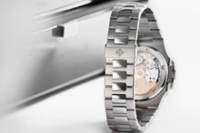 画像をギャラリービューアに読み込む, 【中古】パテック フィリップ ノーチラス 5711/1A-010 「パテックシール」