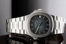 画像をギャラリービューアに読み込む, 【中古】パテック フィリップ ノーチラス 5711/1A-010 「パテックシール」