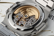 画像をギャラリービューアに読み込む, 【中古】パテック フィリップ ノーチラス 5711/1A-010 「パテックシール」