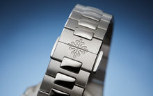 Load image into Gallery viewer, [New] Patek Philippe Nautilus 5811/1G-001 | Date • Sweep Seconds
