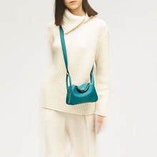 Load image into Gallery viewer, [New] Hermès Lindy Mini 20 | Ebene, Taurillon Clemence Leather, Palladium Hardware
