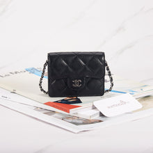 将图片加载到图库查看器中， [NEW] Chanel Classic Flap Card Holder With Chain | Caviar &amp; Silver-Tone Metal
