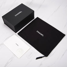 Muatkan imej ke dalam penonton Galeri, [Open Box] Chanel Boy | Caviar &amp; Ruthenium-Finish Metal
