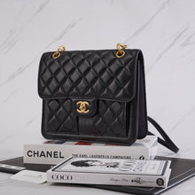 Muatkan imej ke dalam penonton Galeri, [NEW] Chanel 23S Backpack | Aged Calfskin, Gold and Ruthenium Hardware
