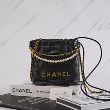將圖片加載到圖庫查看器中， [NEW] Chanel 22 Mini with Pearls | Shiny Crumpled Calfskin &amp; Gold-Tone Metal Black
