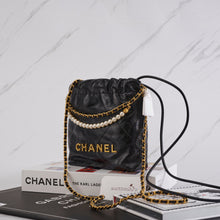 Muatkan imej ke dalam penonton Galeri, [NEW] Chanel 22 Mini with Pearls | Shiny Crumpled Calfskin &amp; Gold-Tone Metal Black
