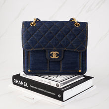 将图片加载到图库查看器中， [NEW] Chanel 23S Backpack | Denim Blue , Gold and Ruthenium Hardware
