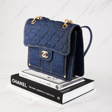 将图片加载到图库查看器中， [NEW] Chanel 23S Backpack | Denim Blue , Gold and Ruthenium Hardware
