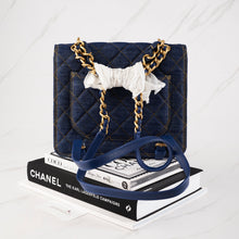 Muatkan imej ke dalam penonton Galeri, [NEW] Chanel 23S Backpack | Denim Blue , Gold and Ruthenium Hardware
