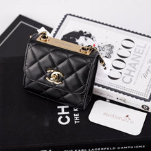 将图片加载到图库查看器中， [NEW] Chanel Trendy CC Clutch with Chain | Lambskin Black &amp; Gold-Tone Metal
