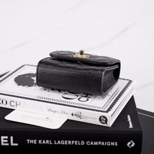 将图片加载到图库查看器中， [NEW] Chanel Trendy CC Clutch with Chain | Lambskin Black &amp; Gold-Tone Metal
