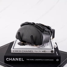 將圖片加載到圖庫查看器中， [NEW] Chanel 23A Small Backpack | Calfskin Black &amp; Gold-Tone Metal
