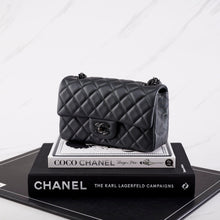 将图片加载到图库查看器中， [NEW] Chanel Mini Rectangular Flap Bag | Lambskin So Black &amp; Black Metal
