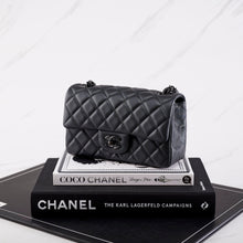 Muatkan imej ke dalam penonton Galeri, [NEW] Chanel Mini Rectangular Flap Bag | Lambskin So Black &amp; Black Metal
