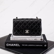 Muatkan imej ke dalam penonton Galeri, [NEW] Chanel Mini Rectangular Flap Bag | Lambskin Black &amp; Silver-Tone Metal
