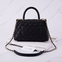 Muatkan imej ke dalam penonton Galeri, [Open Box] Chanel Flap Bag With Top Handle (Small Coco Handle) | Grained Calfskin Black &amp; Gold-Tone Metal
