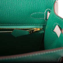 Load image into Gallery viewer, [NEW] Hermès Kelly Sellier 25 | Horseshoe Stamp (HSS), Bi-Color Vert Vertigo and Gris Perle, Chevre Leather, Gold Hardware
