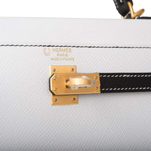 Muatkan imej ke dalam penonton Galeri, [NEW] Hermès Kelly Sellier 25 | Horseshoe Stamp (HSS), Bi-Color: Blanc and Noir, Epsom Leather, Brushed Gold Hardware
