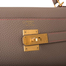 Load image into Gallery viewer, [NEW] Hermès Kelly Retourne 32 | HSS, Bi-Color: Gris Asphalte Verso and Rose Azalee, Togo Leather, Brushed Gold Hardware
