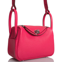 Load image into Gallery viewer, [New] Hermès Lindy Mini 20 | Rose Extreme, Taurillon Clemence Leather, Palladium Hardware

