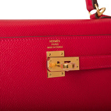 Load image into Gallery viewer, [NEW] Hermès Kelly Sellier 25 | Rouge Casaque, Epsom Leather, Gold Hardware
