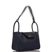 Load image into Gallery viewer, [New] Hermès Lindy 26 | Bleu Nuit, Taurillon Clemence Leather, Gold Hardware
