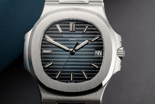 Load image into Gallery viewer, [Pre-owened] Patek Philippe Nautilus 5711/1A-010 &quot;PATEK SEAL&quot;
