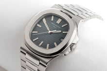 Load image into Gallery viewer, [Pre-owened] Patek Philippe Nautilus 5711/1A-010 &quot;PATEK SEAL&quot;
