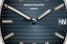 将图片加载到图库查看器中， [Pre-owened] Patek Philippe Nautilus 5711/1A-010 &quot;PATEK SEAL&quot;
