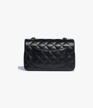 将图片加载到图库查看器中， [NEW] Chanel Mini Rectangular Flap Bag | Lambskin Black &amp; Gold-Tone Metal
