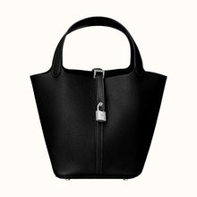 Muatkan imej ke dalam penonton Galeri, [New] Hermès Picotin Lock 22 | Noir/Black Taurillon Clemence Leather, Palladium Plated
